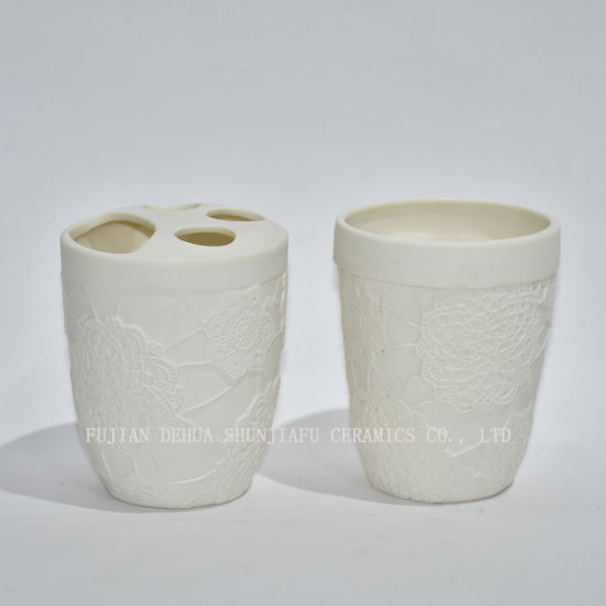 4-teiliges weißes Keramik-Badezimmer-Set