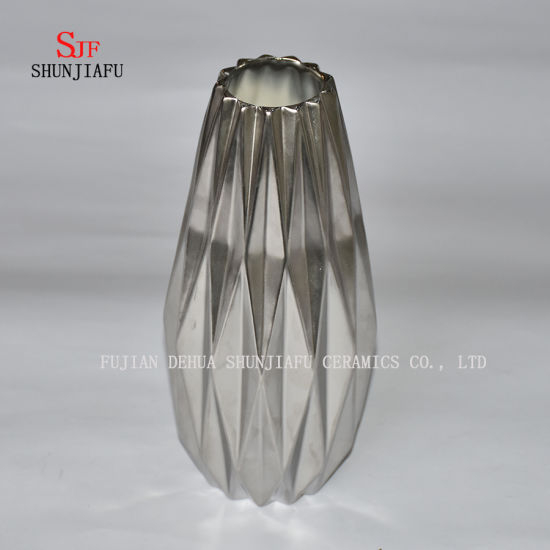 Einfache Origami Keramikvase / Blumenarrangement / Wohnzimmer Ideen Wohnaccessoires / Keramik Ornamente Vase / M.