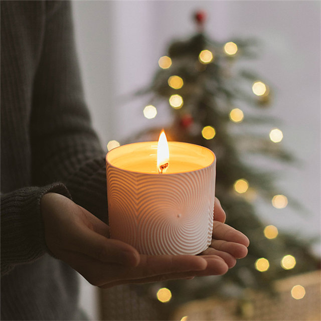 Weihnachtsgebrauch Weiße Keramikkerzenschale
